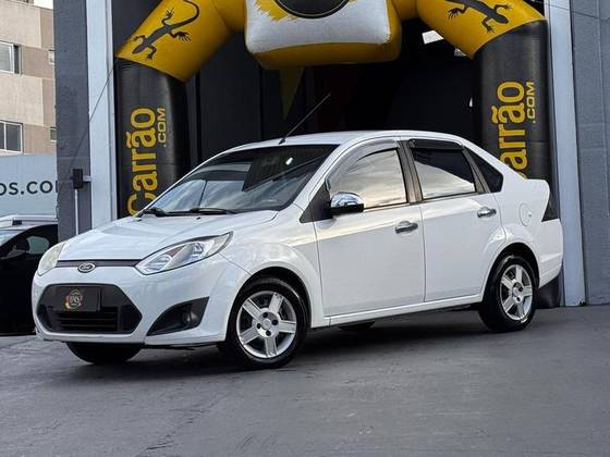 FORD FIESTA 1.6 ROCAM SEDAN 8V FLEX 4P MANUAL